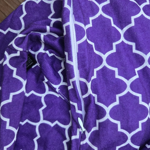 NWOT- Purple and White- Infinity Scarf- with Hidden Zip Pocket - Picture 9 of 10